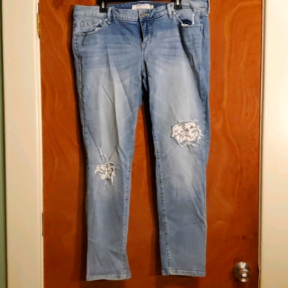 Torrid Boyfriend Lace Patch Deconstructed Jeans 16